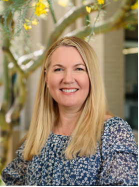 Stacie Dana headshot
